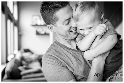 daddy and son photo by lifestyle professional photographer in naperville and oswego il black and white portrait